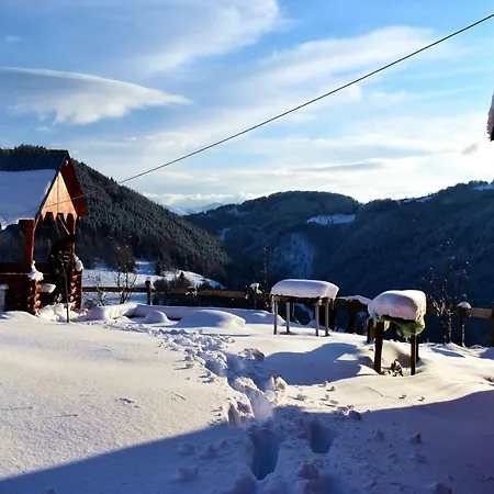 Lodge Cabana Pin 1000m
